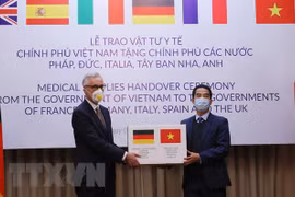 COVID-19: The Diplomat apprécie l’assistance du Vietnam pour d’autres pays 