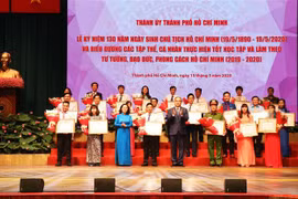 Diverses activités en l’honneur du 130e anniversaire du Président Ho Chi Minh