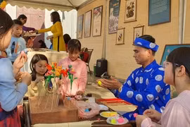 Journée vietnamienne à l'étranger : les estampes de Dong Ho présentes pour la première fois en Afrique du Sud