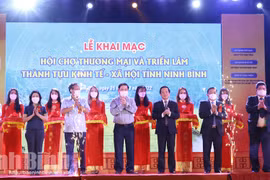 Ninh Binh ouvre une exposition sur ses réalisations socio-économiques