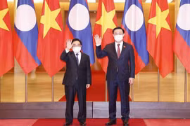 Le président de l’Assemblée nationale rencontre le PM du Laos