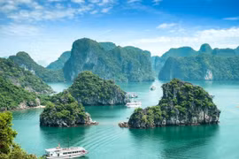 La baie d'Ha Long parmi les merveilles naturelles du monde
