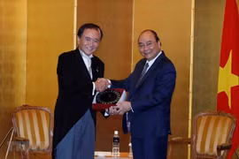 Le PM Nguyen Xuan Phuc reçoit le gouverneur de la préfecture de Kanagawa
