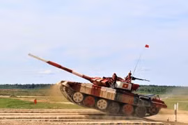 Une délégation militaire vietnamienne de haut rang en visite en Russie