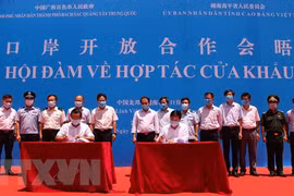 Cao Bang et Baise coopèrent sur les questions liées aux portes frontalières