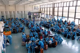 COVID-19 : plus de 290 Vietnamiens rapatriés de Taïwan (Chine)