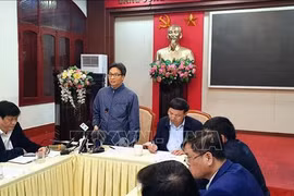 Coronavirus : Le vice-PM Vu Duc Dam inspecte les mesures de prévention