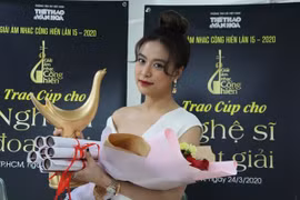 Hoang Thuy Linh grande gagnante des Contributions à la musique