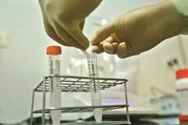 De la polio au Covid-19 : les progrès des vaccins "made in Vietnam"