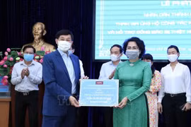 Les Vietnamiens résidant à l’étranger soutiennent la lutte anti-coronavirus