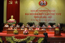 Le leader demande d’œuvrer au développement rapide et durable de Hanoi