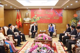 Une membre du Politburo salue les contributions des catholiques