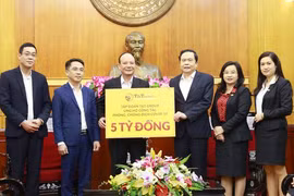 Covid-19 et sécheresse: plus de 34 milliards de dongs mobilisés à Ho Chi Minh-Ville
