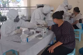 COVID-19 : tous les entrants au Vietnam doivent être testés trois fois 