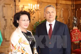 La présidente de l’Assemblée nationale vietnamienne rencontre le Premier ministre hongrois