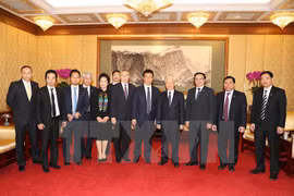 Nguyen Phu Trong rencontre les entreprises chinoises en activité au Vietnam