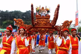 Première Fête du temple des rois Hung à Berlin