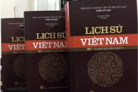 Une collection de livres publiée en l’honneur de la Révolution d’Août et de la Fête nationale