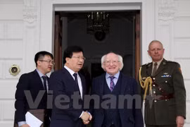 Le vice-PM Trinh Dinh Dung suggère à l’Irlande d’encourager l'UE à signer l'ALE avec le Vietnam
