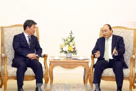Le PM Nguyen Xuan Phuc reçoit le ministre japonais de la de la Revitalisation économique