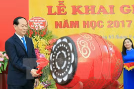 Le président Trân Dai Quang assiste à la rentrée scolaire à l’Ecole secondaire Trung Vuong