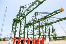 Doosan Vina exporte trois grues "made in Vietnam" en Inde 