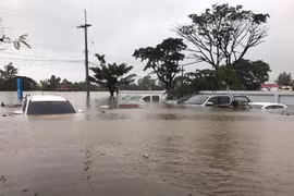 Les Vietnamiens en Thaïlande s’entraident pour surmonter les conséquences de la tempête Sonca