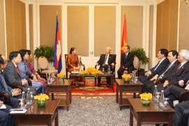 Le secrétaire général du PCV rencontre des amis cambodgiens