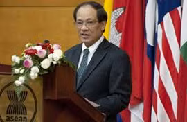 Célébration du 50e anniversaire de l’ASEAN en Indonésie et au Laos