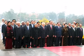 Fondation du Parti : hommage posthume au Président Ho Chi Minh