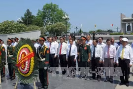Représentations artistiques en l’honneur du 42e anniversaire de la Victoire du 30/4