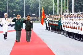 Renforcement de la coopération Vietnam-Laos dans la défense