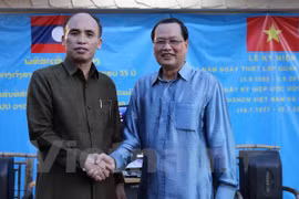 Echange d'amitié Vietnam-Laos à Singapour 