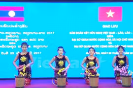 Un spectacle pour marquer les relations diplomatiques Vietnam-Laos