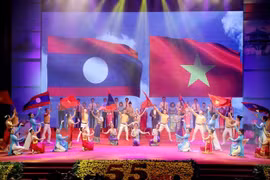 Célébration des anniversaires des relations Vietnam-Laos
