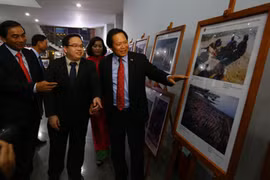 Exposition de photos et de films documentaires sur la Communauté de l’ASEAN à Ninh Binh