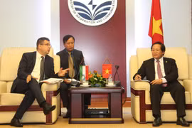 Vietnam et Hongrie renforcent la coopération dans les TIC