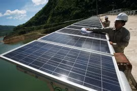 Le groupe indien Tata entend investir dans un projet d’énergie solaire à Binh Phuoc 
