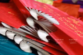 Les éventails en papier du village de Chàng Son
