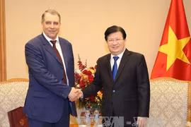 Le Vietnam encourage les investissements russes dans le pétrole et le gaz