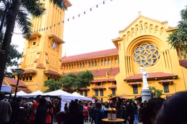Les églises de Hanoï à la saison de Noël