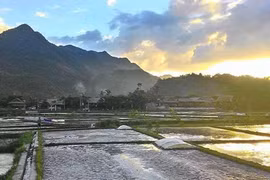 Festival des villages du tourisme du Nord-Ouest à Hoa Binh