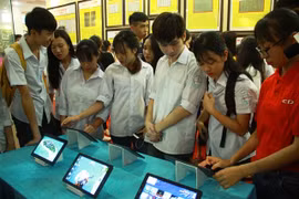 L'exposition "Hoàng Sa et Truong Sa du Vietnam-Les preuves historiques et juridiques" à Tuyen Quang