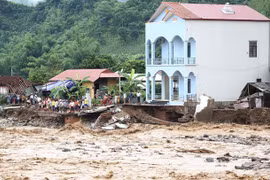 Aide de la Croix-Rouge du Vietnam pour les populations sinistrées des régions montagneuses du Nord