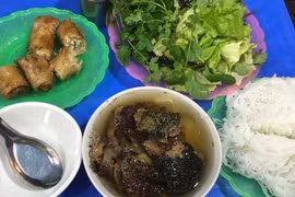 Les dix plats de rue du Vietnam vantés par CNN