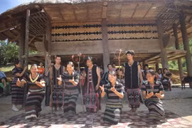 Les activités culturelles se déroulent à la maison communautaire traditionnelle. 