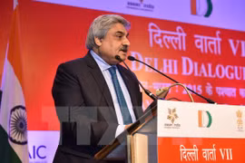 Le vice-ministre indien des Affaires étrangères Anil Wadhwa prenant la parole au dialogue ASEAN-Inde. (Source : VNA)