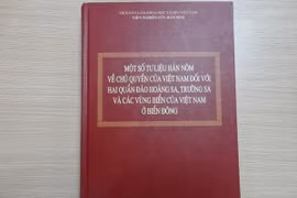 L'Académie nationale des sciences sociales a présenté mardi à Hanoi un recueil de documents en Han et en Nôm affirmant la souveraineté du Vietnam sur les deux archipels de Hoang Sa (Paracel), de Truong Sa (Spratly) et les eaux vietnamiennes en Mer Orienta