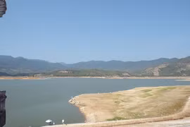 Au lac-réservoir de Cam Ranh, les eaux restantes représentent seulement 5 % des quelque 22 millions de mètres cubes qu'il peut contenir.