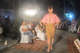 Le défilé de mode ayant pour thème «Le style italien dans la création vietnamienne», tenu soir 15 octobre à la Casa Italia au 18, rue Lê Phung Hiêu, à Hanoi. (Source : VNA)